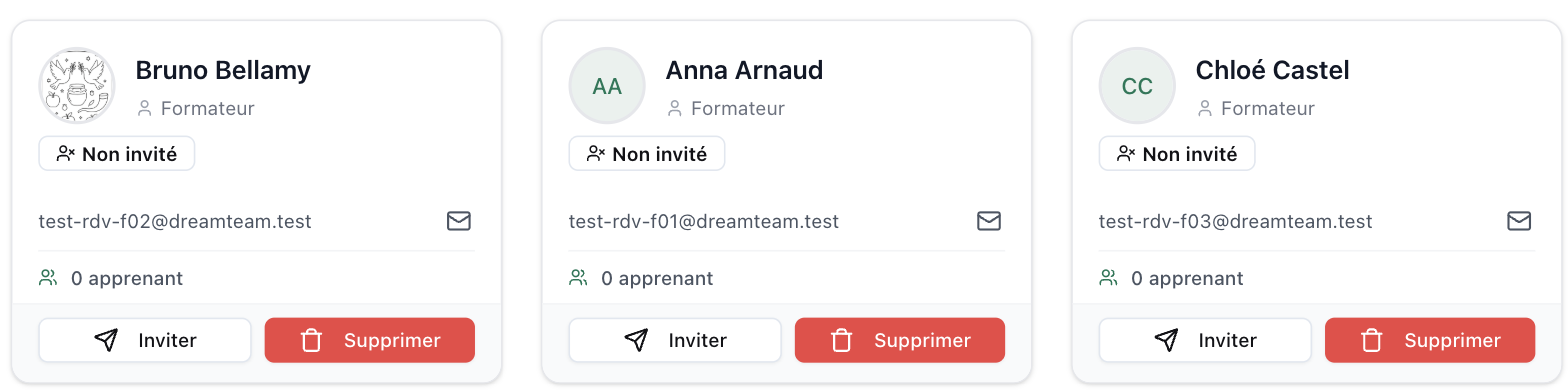 Cartes de formateurs, la première avec une photo de profil, les autres avec des initiales